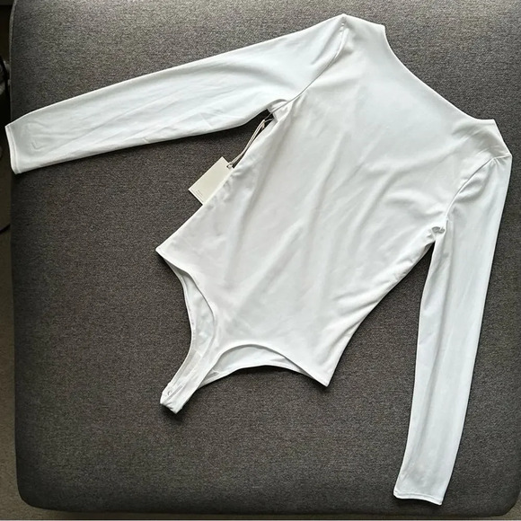 Z Supply So Smooth White Long Sleeve V Neck Bodysuit Medium NWT - Picture 10 of 10